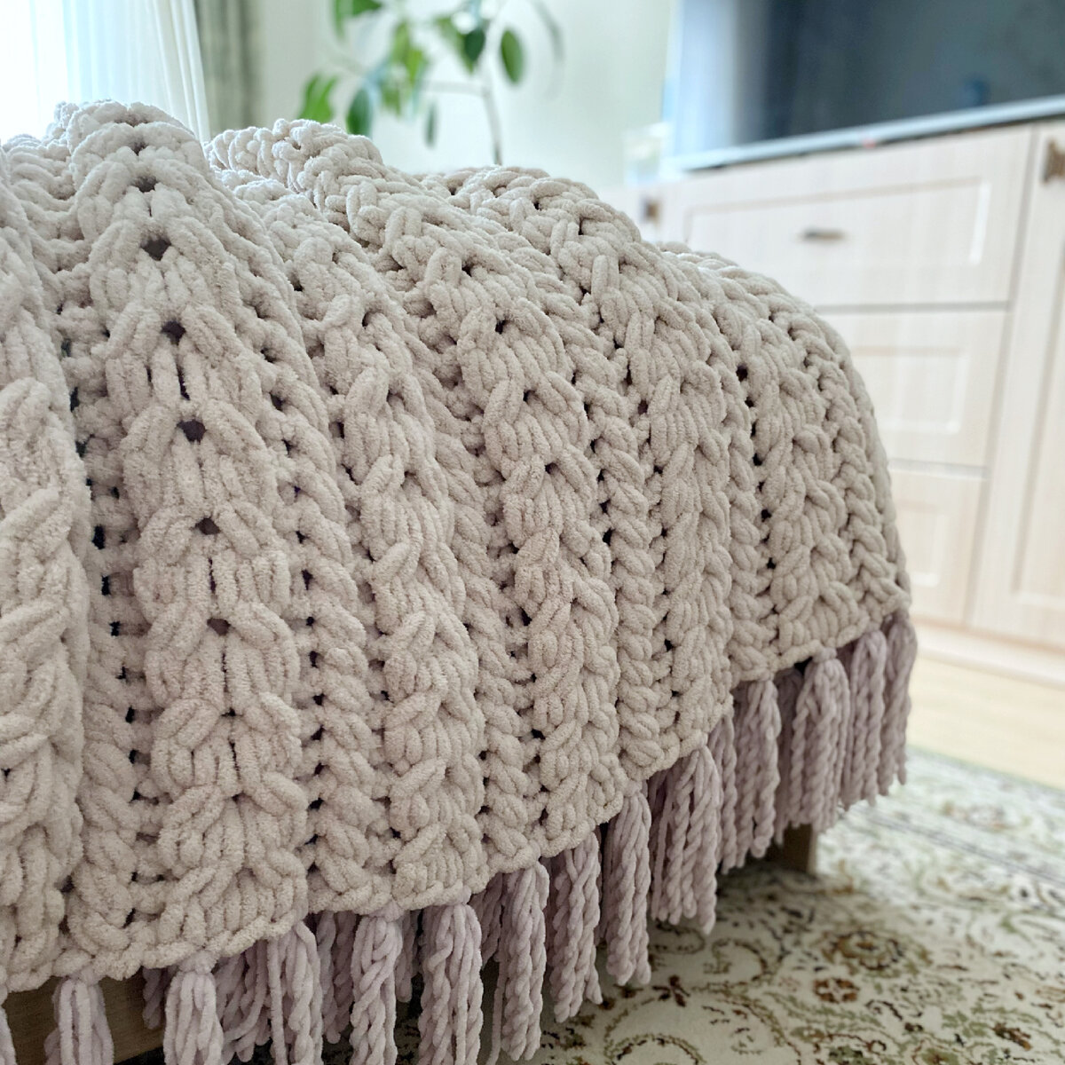 Плед с крупными косами 