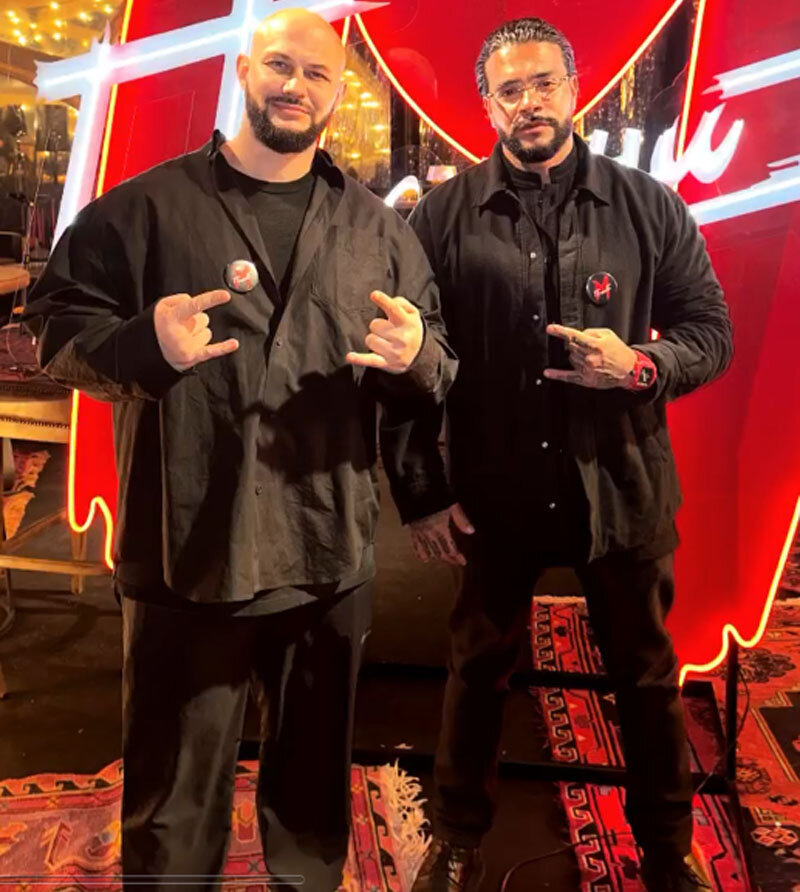    Джиган позировал в компании ТиматиСоцсети Джигана