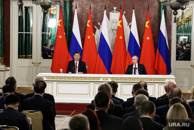    США потерпят крах после сближения России и Китая, сообщает The Washington Times