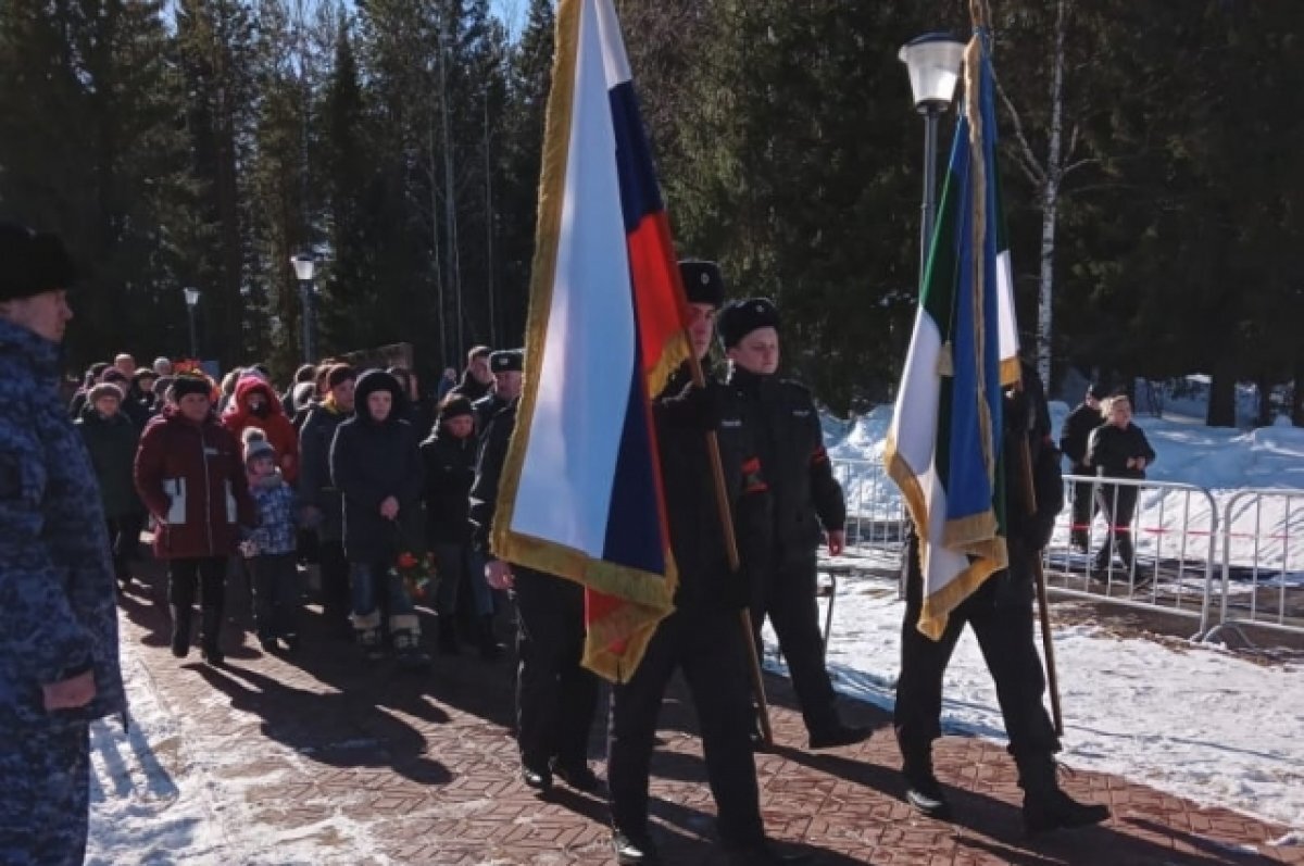    В Коми похоронили погибшего в СВО военнослужащего Романа Поповича