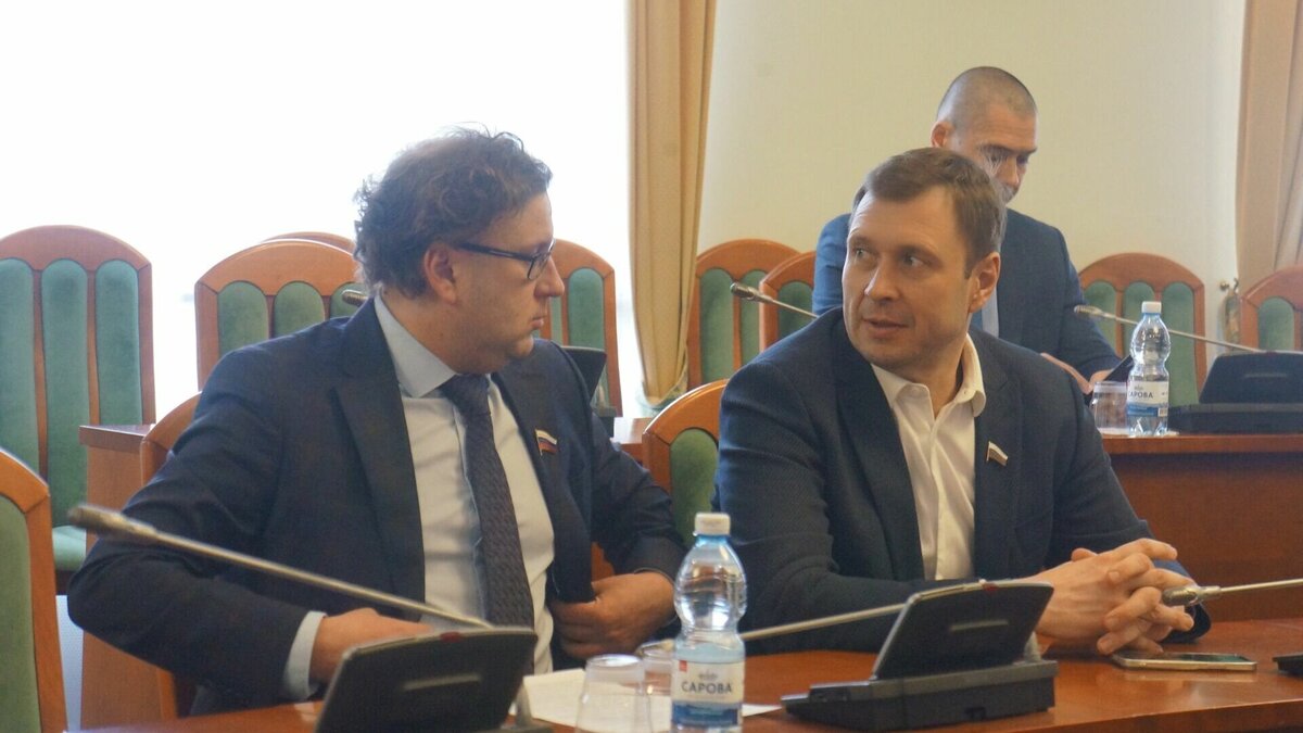     Депутаты Заксобрания Нижегородской области находятся под пристальным вниманием общественности, поэтому вынуждены следить за своим внешним видом. Получается ли? На этот вопрос NewsNN ответила персональный стилист-имиджмейкер Ирина Малышева.