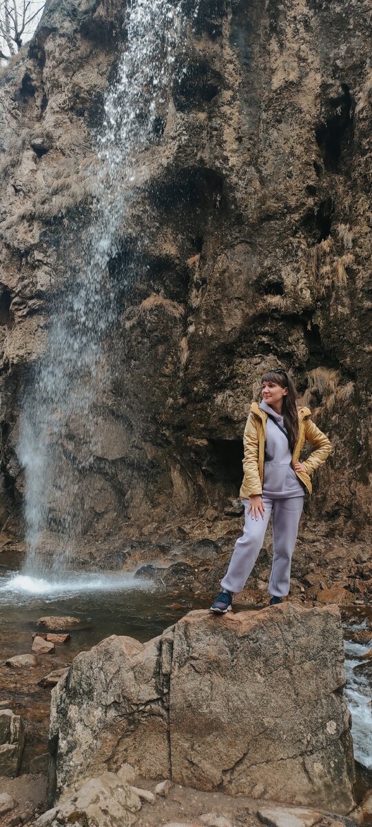 Большой медовый водопад, 18 метров