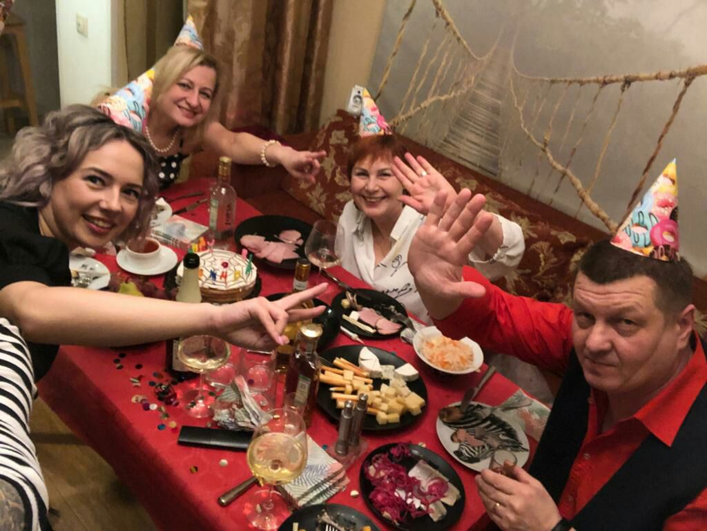 Празднуем ДР Яны.