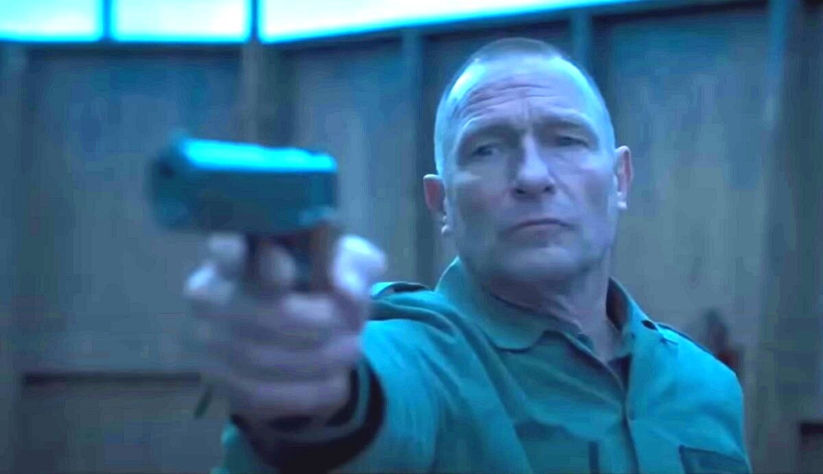 Бушующий океан, военно-морская форма, Томас Кречман... Дежавю? Почти: это ведь он играл капитана германской подлодки в "Ю-571".