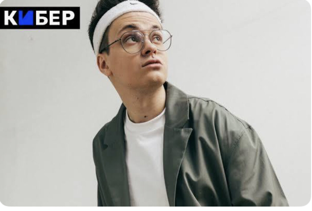 Бустер купил новый Porsche за 1 миллион рублей.

«Она мне ###### [дико] дешево досталась, я хочу сделать из нее проект, она через месяц будет вообще по другому выглядеть, и, может быть, я ее разыграю» — рассказал Слава.

Ранее стример потратил такую же сумму на браслет Cartier.