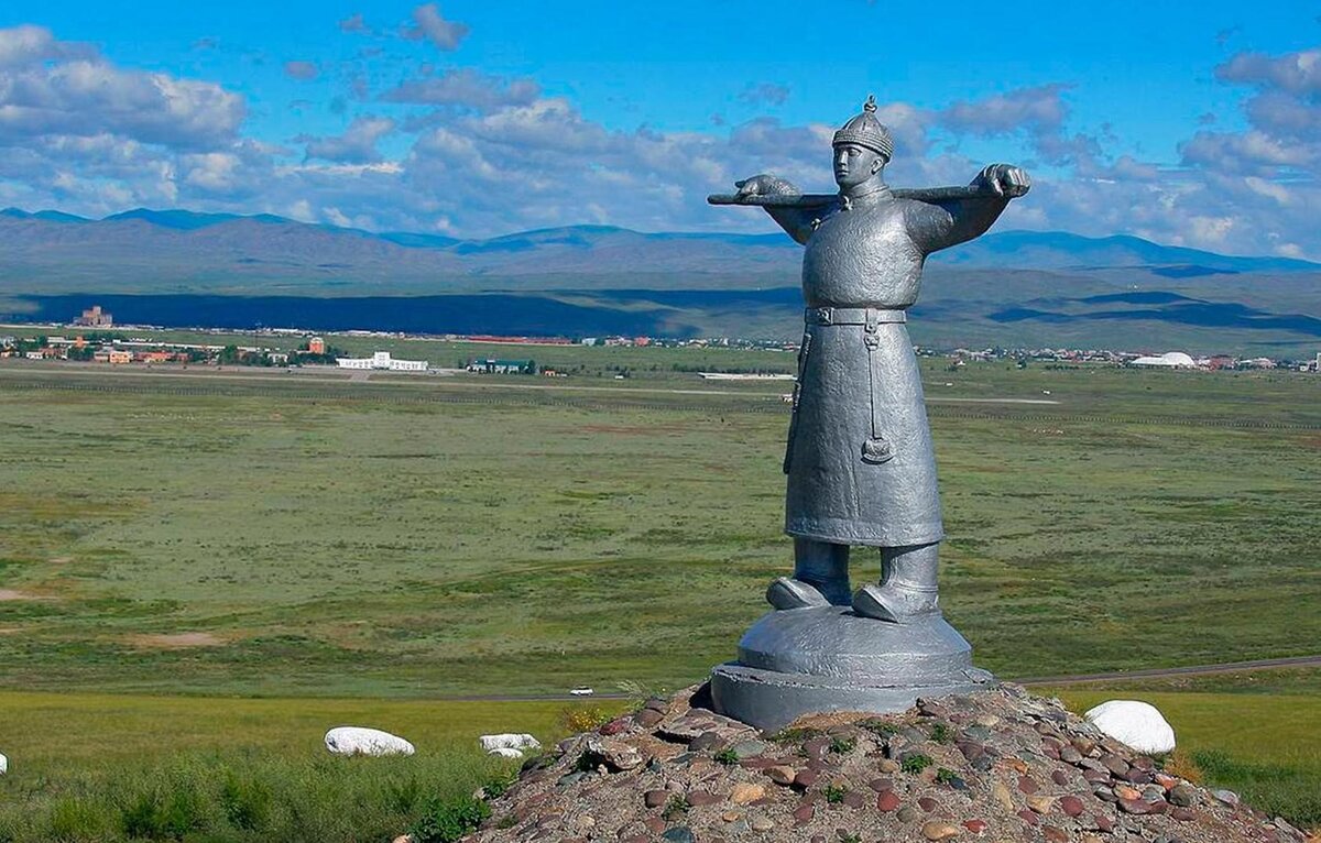 Республика Тува скульптура Тувинский пастух  