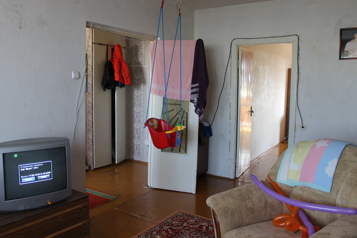 Зал до ремонта