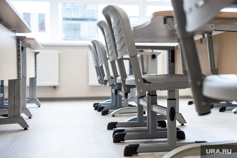    По предварительной информации, из учеников никто не пострадал