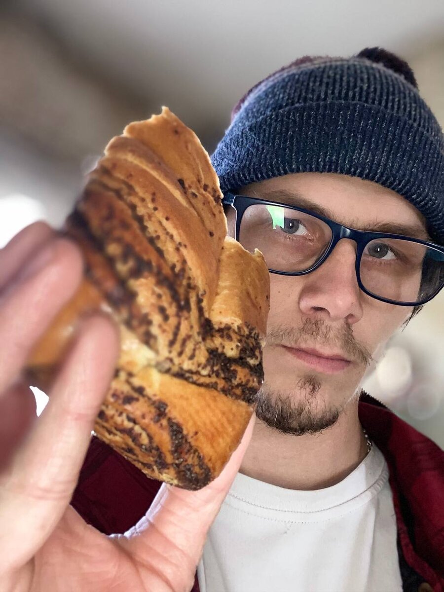 Кушайте домашнюю еду, подумайте как это просто и легко, а самое главное полезнее 