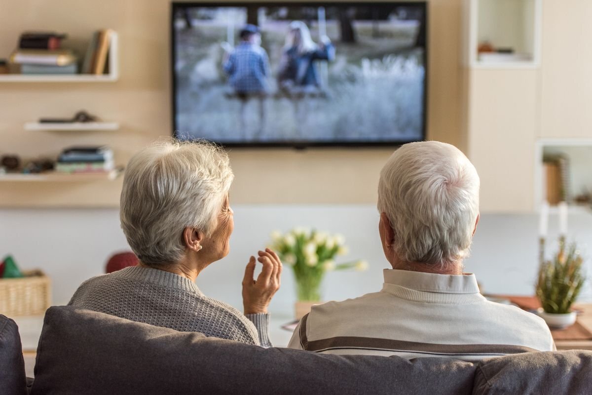 Ученые назвали просмотр ТВ  формой бегства от жизни в трудных жизненных обстоятельствах