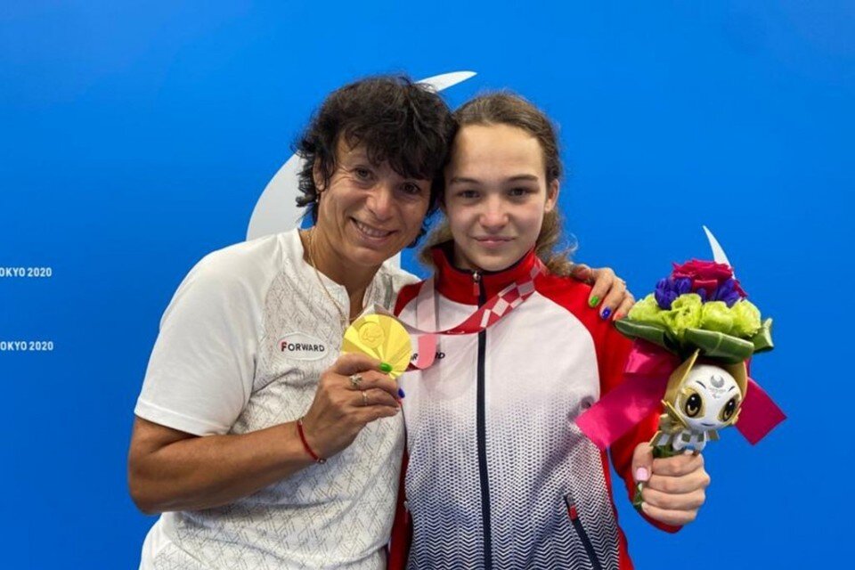     Ирина Симакова с паралимпийской чемпионкой Викторией Ищиуловой