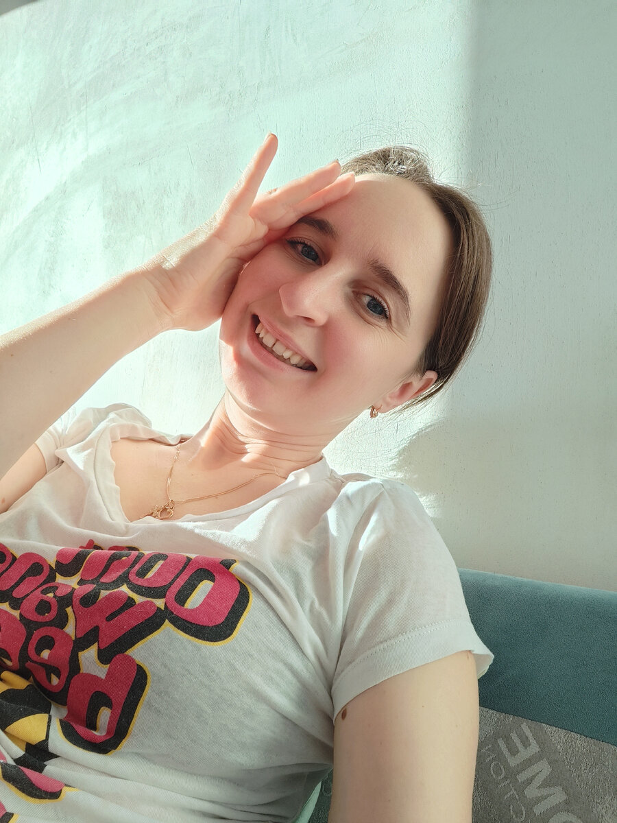 Солнце ☀️ слепит...спасаюсь, как могу)