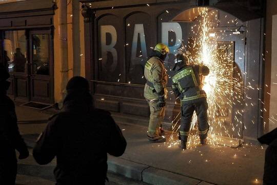    В центре Санкт-Петербурга опечатали 13 баров