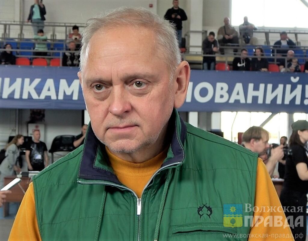 Игорь Воронин, глава Волжского📷     Турнир «Рывок Победы» в Волжском собрал лучших штангистов Волгоградской области
