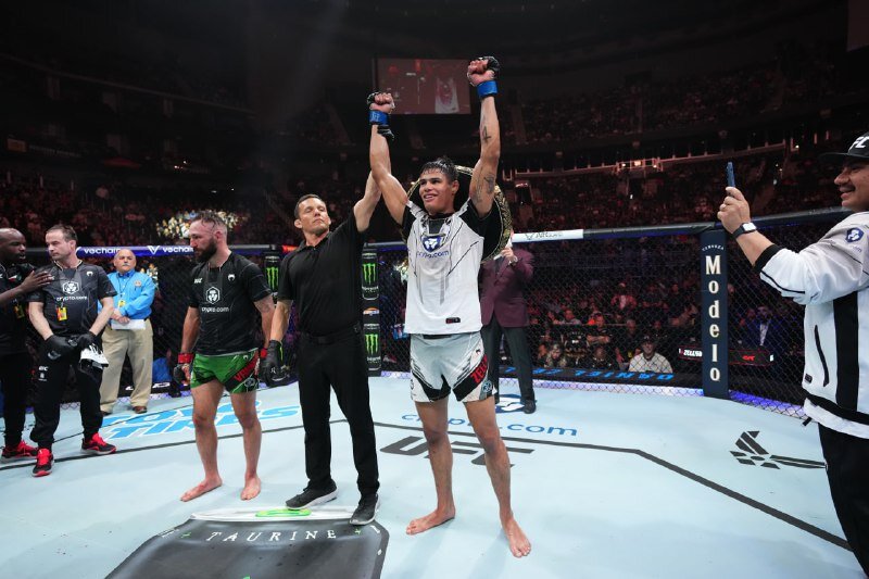 Лендо Ванната против Даниэля Зеллхубера