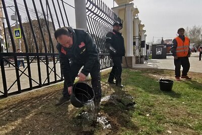    Высадка растений в парке Талалихина Подольска ©Галина Добрынина Фото