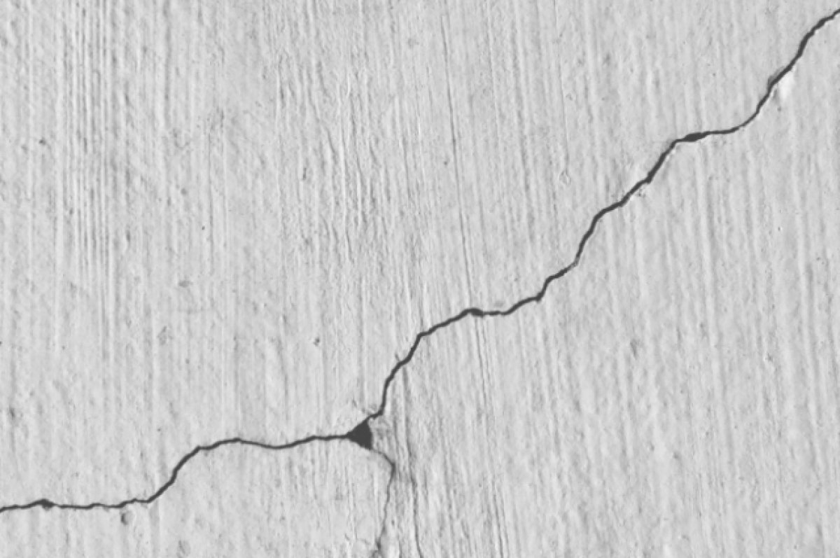    Скандал вокруг разваливающейся новостройки разгорелся в Салехарде