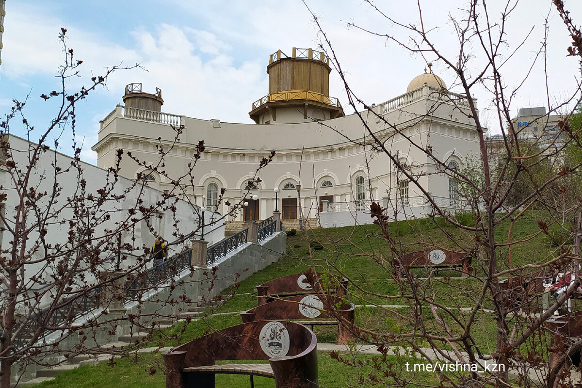 Садик КФУ - красивое место для прогулок и фото в центре Казани | Куда пойти  в Казани // Афиша и красивые места | Дзен