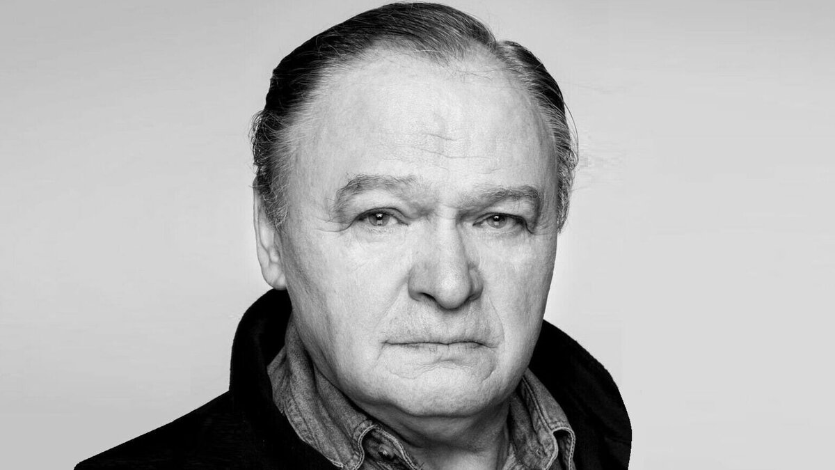     В Санкт-Петербурге на 79-м году жизни умер народный артист России, артист Большого драматического театра (БДТ) имени Георгия Товстоногова и известный актер дубляжа Геннадий Богачев (на фото). Об этом сообщили в пресс-службе БДТ.