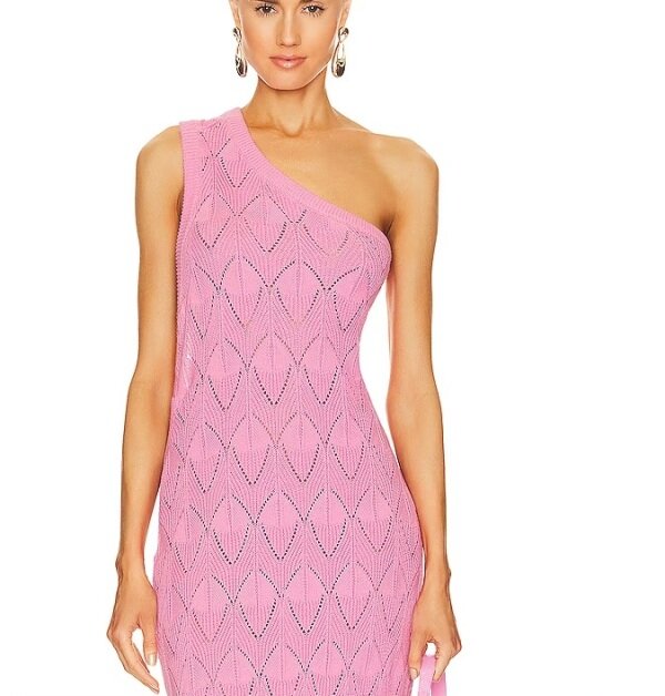 Вязаное платье с ажурным узором. Фото источник: интернет-магазин.