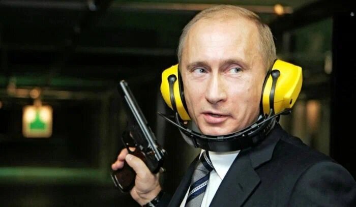 ФОТО ПРЕЗИДЕНТА РФ ПУТИНА В.В. МЕТКИЙ "ВЫСТРЕЛ" ПРЯМО В ЯБЛОЧКО С УКАЗОМ О НАЦИОНАЛИЗАЦИИ СОБСТВЕННОСТИ ЗАПАДНЫХ КОМПАНИЙ.