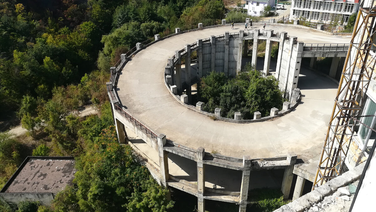 Вид на эстакаду в пансионате