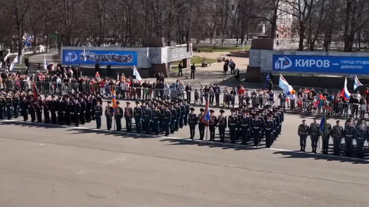 Парад 9 мая. 9 мая парад победы. Вынос знамени победы на красной площади. Парад победы 2023. Парад 9 мая во владимире.