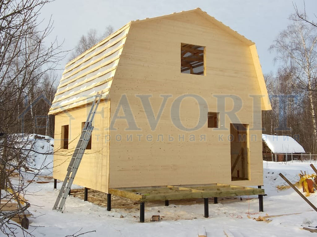 Строение постепенно приобретает вид дома.