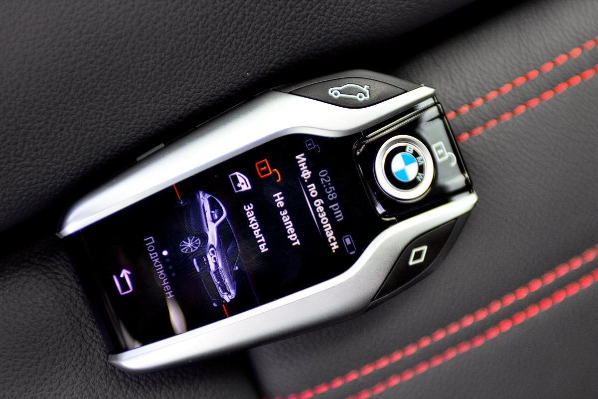 зажигалка мерседес усб. сенсорный ключ. дисплейный смарт ключ для автомобиля с дисплеем. сенсорный брелок для авто. электронная зажигалка с зарядкой от usb с эмблемой мерседес.