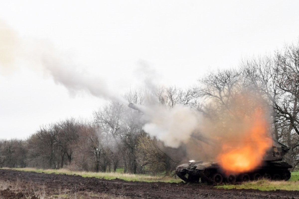    Самоходная артиллерийская установка (САУ) «Мста-С» на боевой позиции в южном секторе спецоперации.