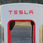 Самое известное «изобретение» Илона Маска – электрокар Tesla уже покорил мир. За счет чего новичку авторынка удалось обогнать «акул индустрии» и сделать автомобиль будущего