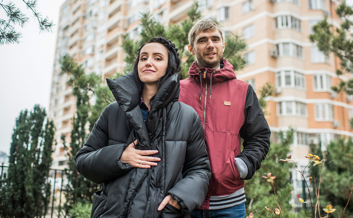 Юрий и Валентина Булатовы (Фото: Алина Десятниченко для РБК) 