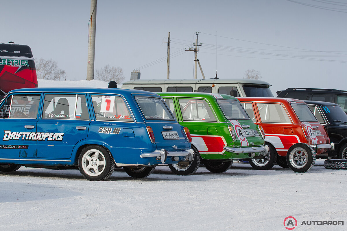 Количество ВАЗ 2102 в зимнем дрифте постоянно растет в геометрической прогрессии!