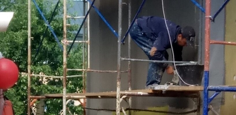  Фото: УМВД по Вологодской областиПолицейские проверили два строящихся объекта и рабочих. В итоге составили 16 протоколов в отношении мигрантов.