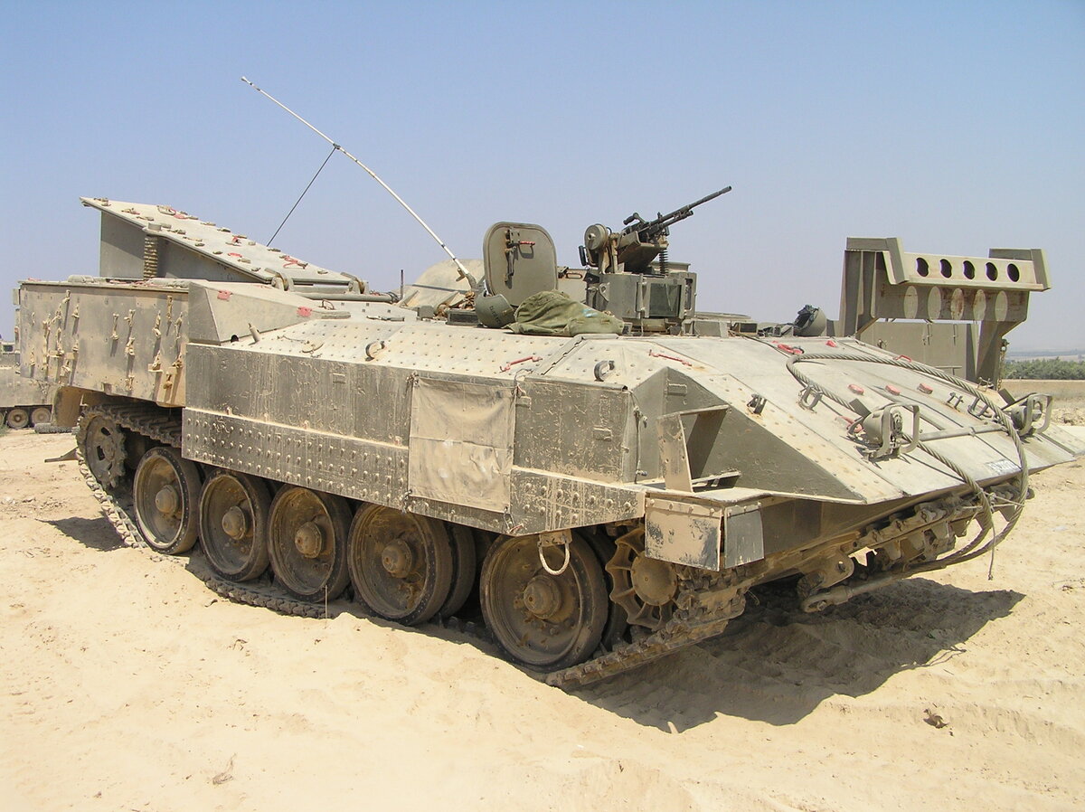                                                             Израильский тяжелый БТР «Ахзарит» Mk21