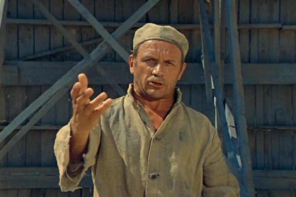 Саныч это. Сан Саныч Лев Дуров.