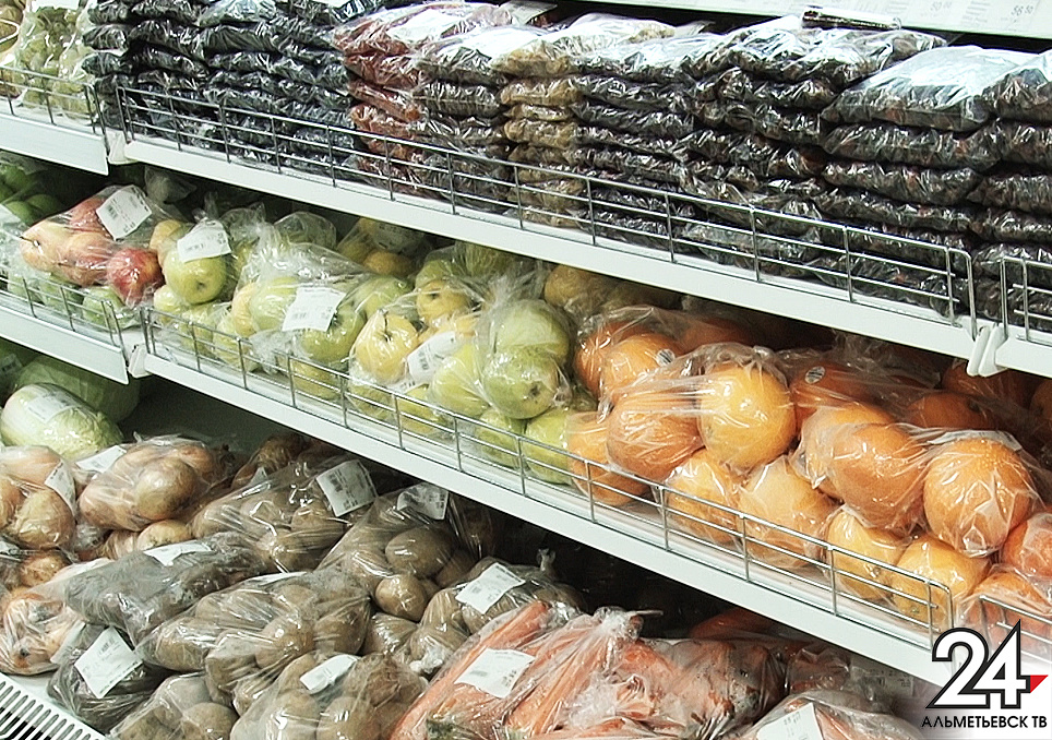 Этикетка должна содержать не только название продукта и его производителя, но и количество белков, жиров, углеводов и калорий на 100 г продукта.