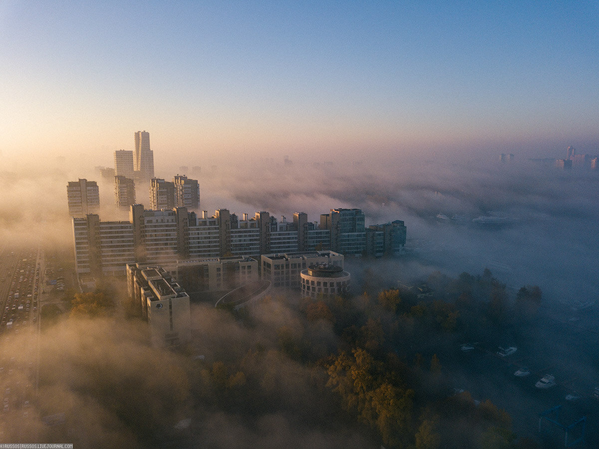 Москва сити в тумане