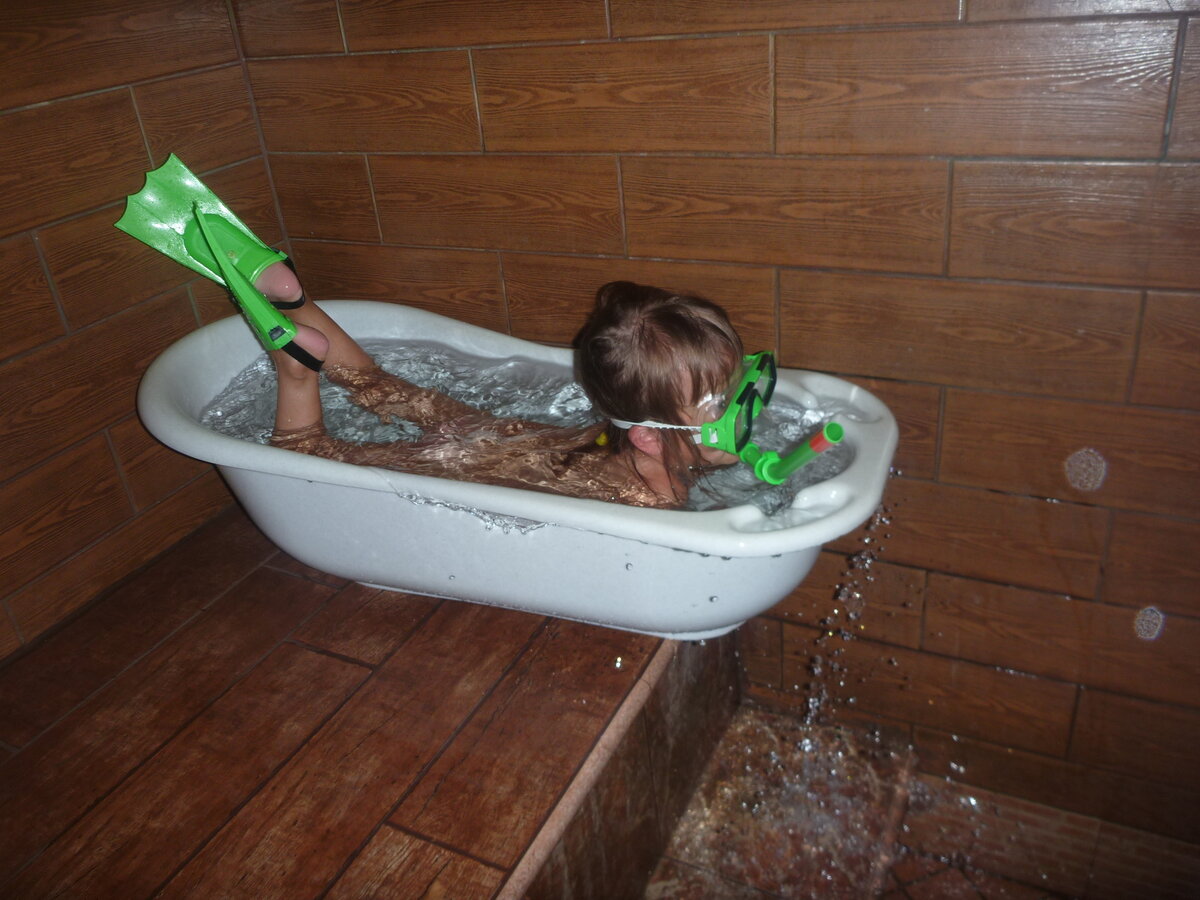 фото маленькая голая девочка в бане фото 48