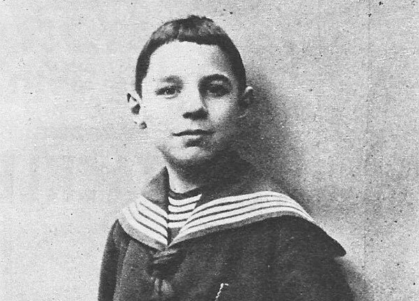 Морис Тийе в 1916 году