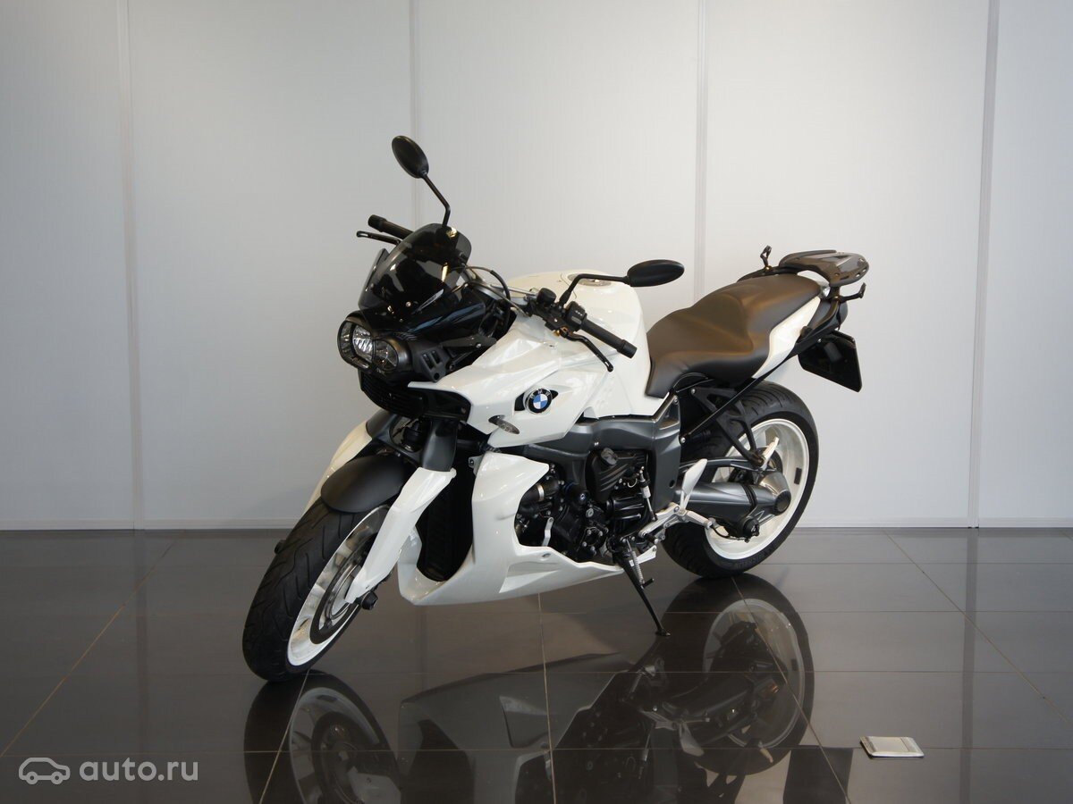 Вот таким я увидел его первый раз. BMW K1300R. Мотоцикл 2013 года, был куплен летом 2014,  пробег без малого 10000 км.