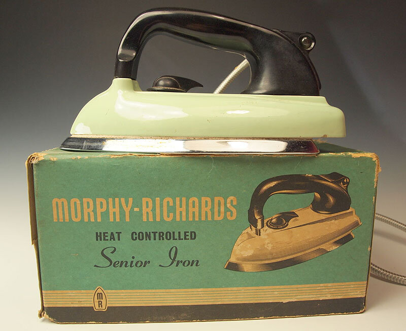 Утюг Morphy-Richards 1950-х годов с оригинальной упаковкой