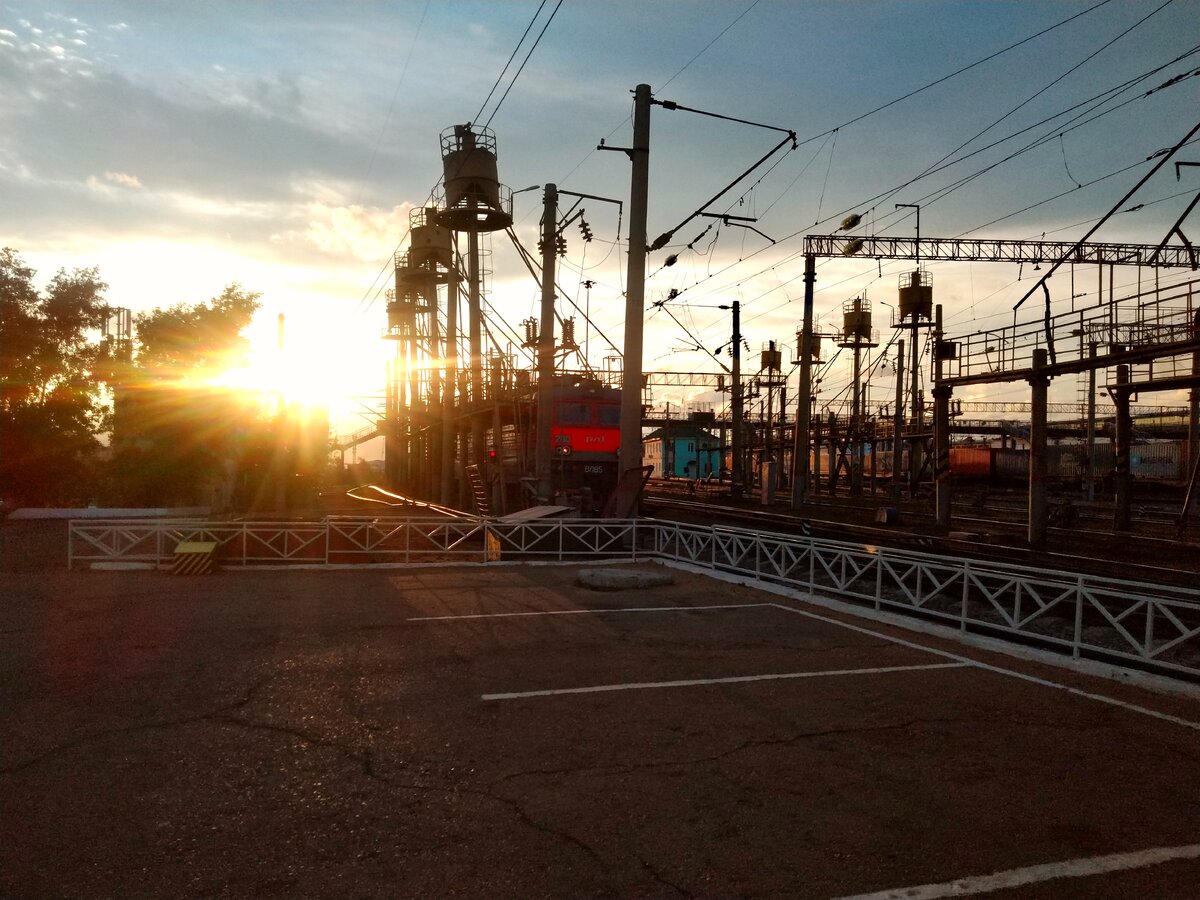 Вечером, по пути на тепловоз