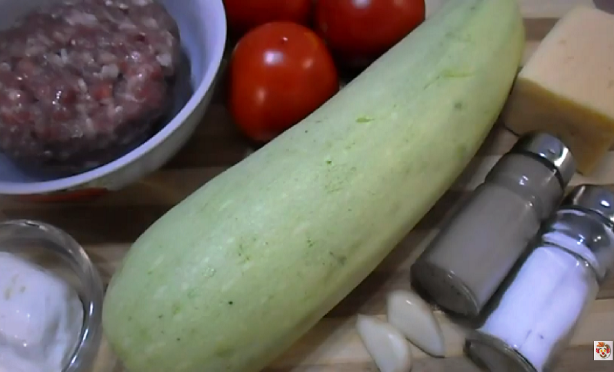 Кабачки "Улётные" в духовке - с фаршем и помидорами