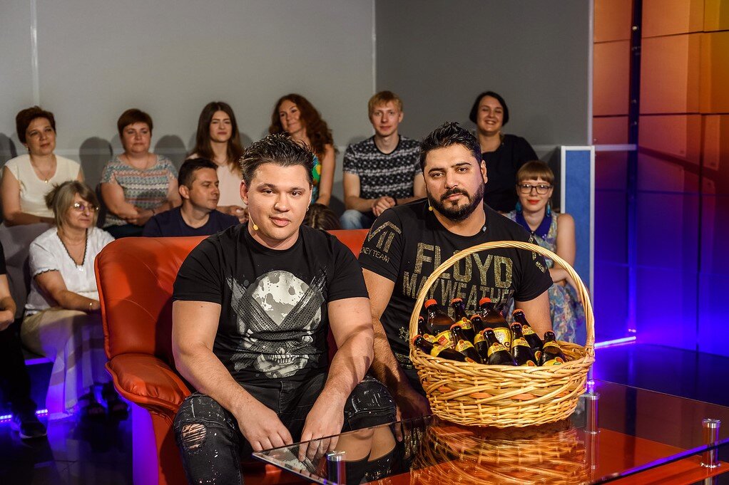 Легендарные участники группы "Корни" на записи шоу "Званый Гость"