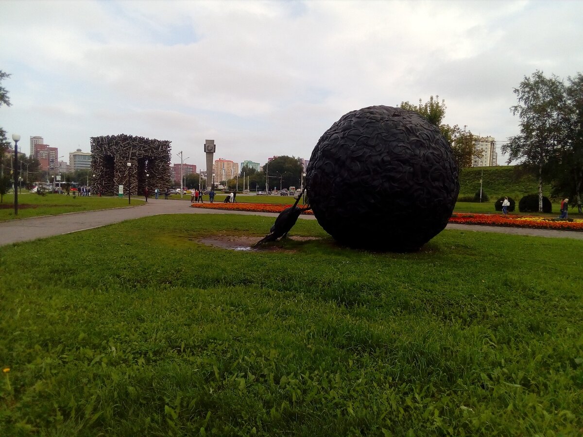 Stone park. Каменный парк Пермь. Парк 250 летия Перми. Сквер камней Пермь. Парк камней Пермь.