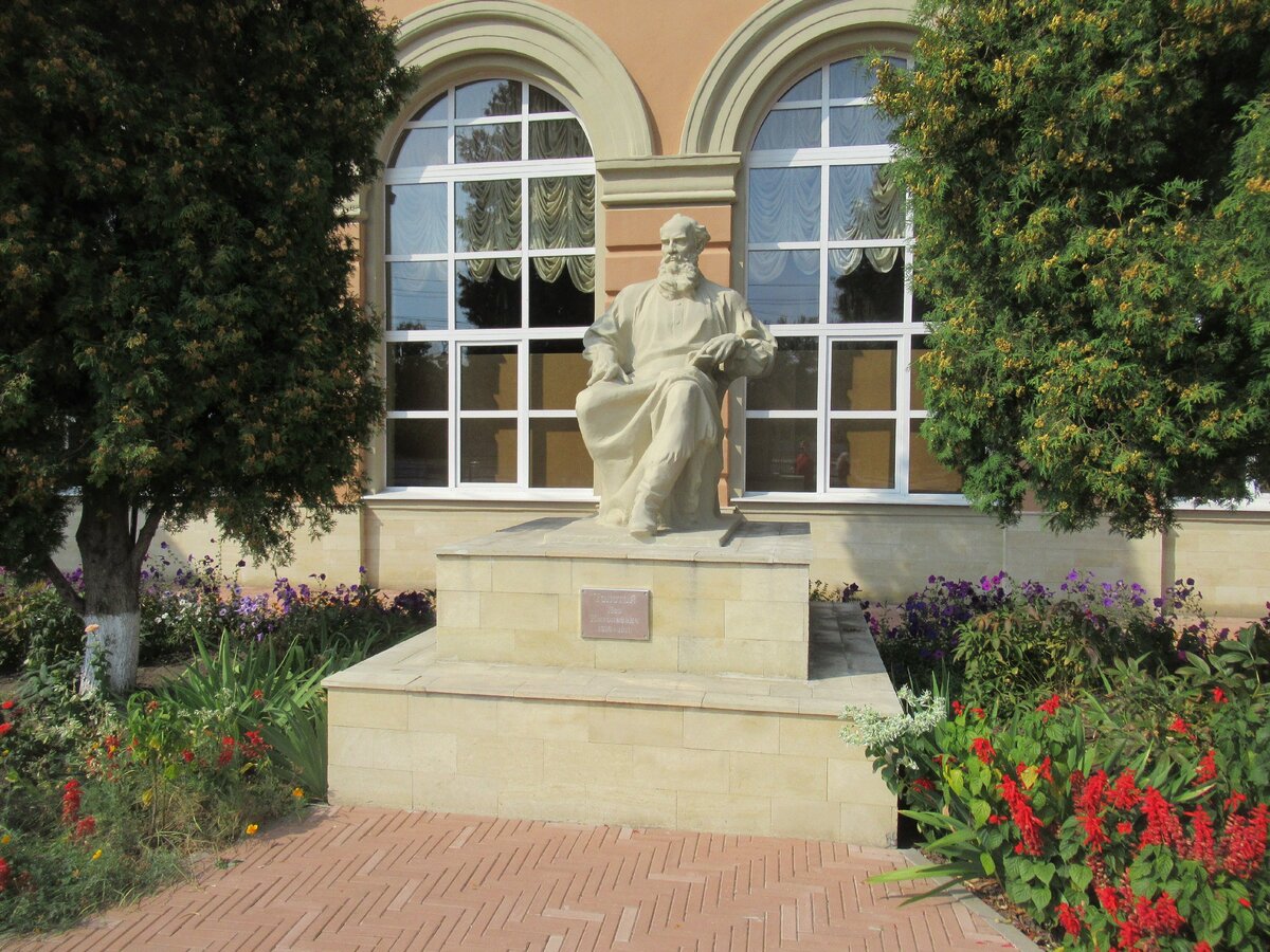 толстому в щекино. памятник щёкино около лицея. музыкальная школа щекино шамшиковой. толстой в щекино. ясная поляна щекино.