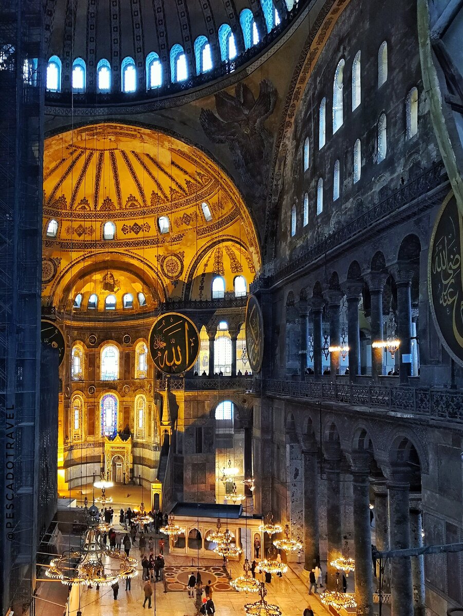 Вид на главный зал