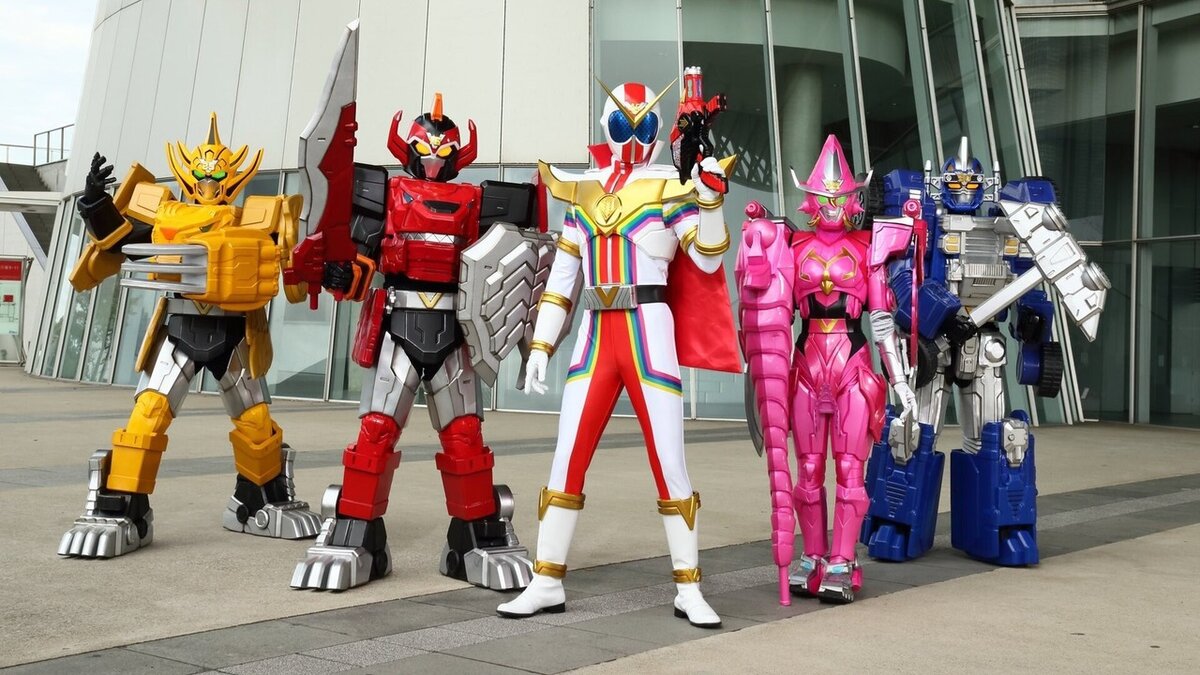 Kikai Sentai Zenkaiger - 45-ый сезон Super Sentai. Выглядит довольно странно, скорее всего адаптировать его для американского рынка не станут. 