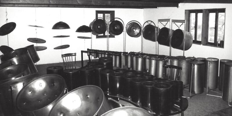 Производство тринидатских барабанов